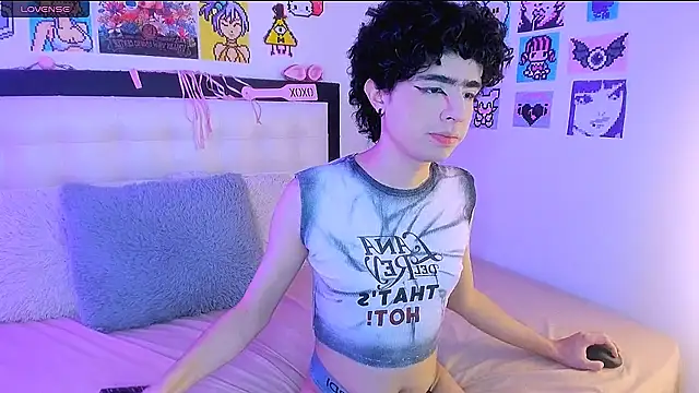 Snapshot of LuanRush_ chatting on April 2026 05:21:02 PM LuanRush online show from April 2026 05:21:02 PM