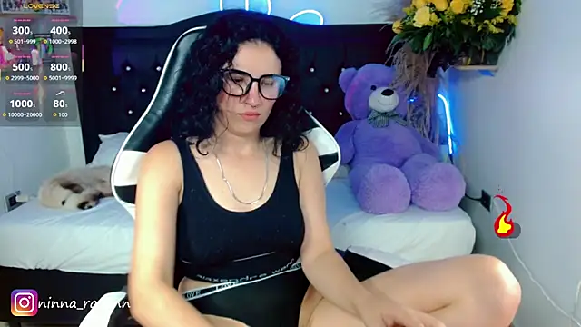 Snapshot of AriaDark chatting on April 2026 02:51:02 AM AriaDark online show from April 2026 02:51:02 AM