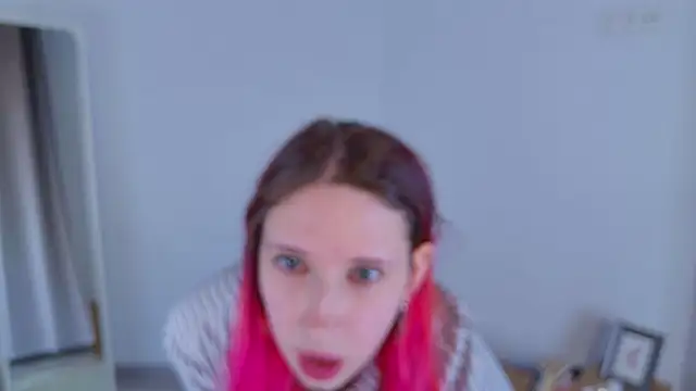 Snapshot of Kim_Redd chatting on January 2026 02:54:02 PM Kim Redd online show from January 2026 02:54:02 PM