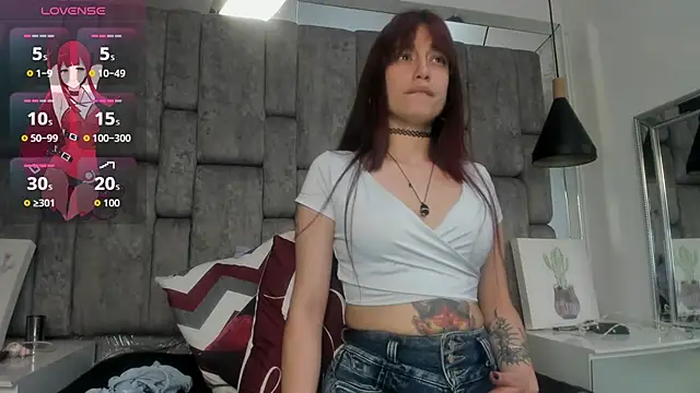 JenniQ69 online show from July 2026 08:00:02 PM