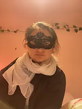 Snapshot of Leonoraaa chatting on January 2026 12:47:02 AM Leonoraaa online show from January 2026 12:47:02 AM