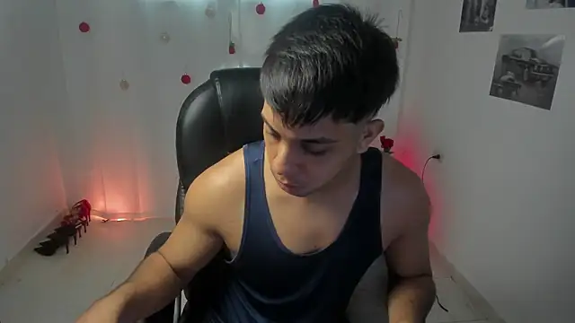 Snapshot of shooting_wilson chatting on January 2026 07:11:01 PM shooting wilson online show from January 2026 07:11:01 PM