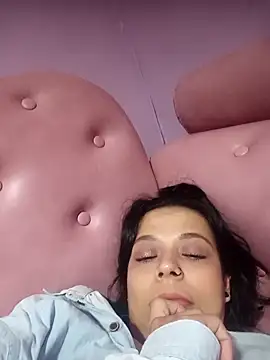 Snapshot of RossyAlvarez chatting on February 2026 04:24:02 AM RossyAlvarez online show from February 2026 04:24:02 AM