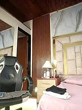 Snapshot of RossyAlvarez chatting on April 2026 12:55:01 AM RossyAlvarez online show from April 2026 12:55:01 AM