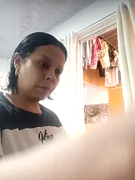 Snapshot of RossyAlvarez chatting on April 2026 10:29:01 PM RossyAlvarez online show from April 2026 10:29:01 PM