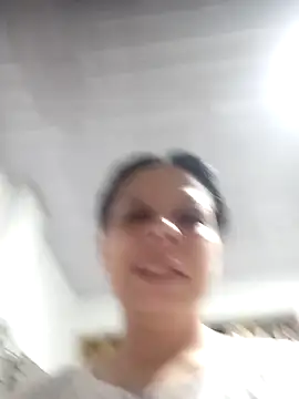 Snapshot of RossyAlvarez chatting on April 2026 12:22:01 AM RossyAlvarez online show from April 2026 12:22:01 AM