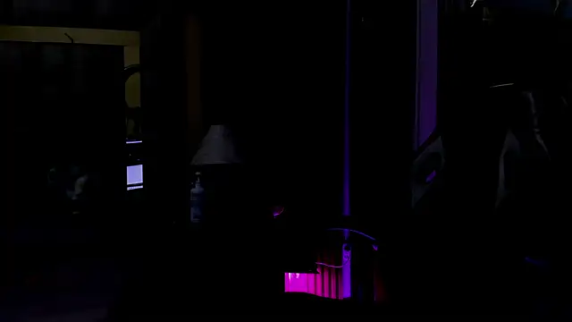 Snapshot of RossyAlvarez chatting on April 2026 06:19:01 AM RossyAlvarez online show from April 2026 06:19:01 AM