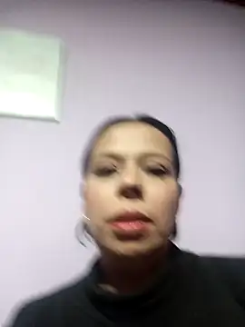 Snapshot of RossyAlvarez chatting on April 2026 02:16:01 AM RossyAlvarez online show from April 2026 02:16:01 AM