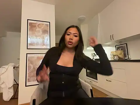 Snapshot of TitiTinyThai chatting on April 2026 07:37:02 PM TitiTinyThai online show from April 2026 07:37:02 PM