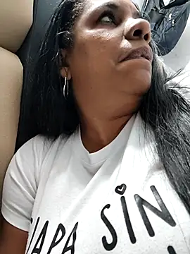 Zeyllyjhonson online show from February 2026 03:36:02 AM