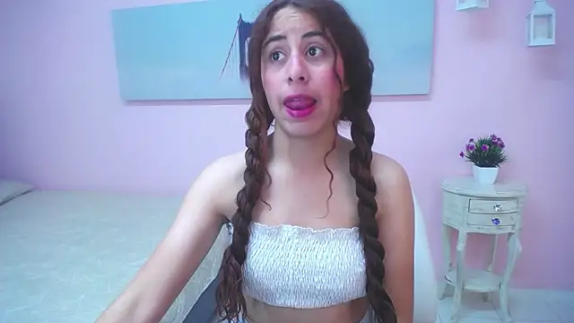 scarlett clyde online show from March 2026 12:27:01 PM