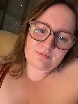 lucycomestrue online show from June 2026 11:35:01 PM