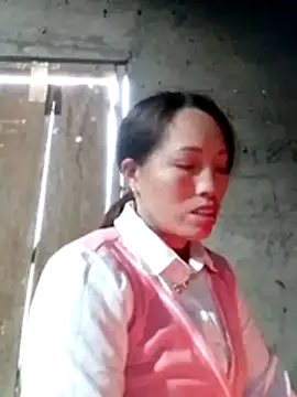 Snapshot of Gummiesu chatting on February 2026 01:48:02 AM Gummiesu online show from February 2026 01:48:02 AM