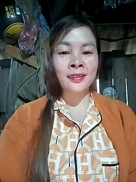 Snapshot of Bling_sexy chatting on February 2026 12:42:02 AM Bling sexy online show from February 2026 12:42:02 AM