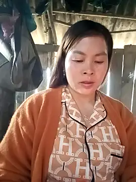 Snapshot of Bling_sexy chatting on February 2026 04:21:01 AM Bling sexy online show from February 2026 04:21:01 AM