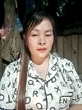 Snapshot of Bling_sexy chatting on February 2026 02:22:01 PM Bling sexy online show from February 2026 02:22:01 PM