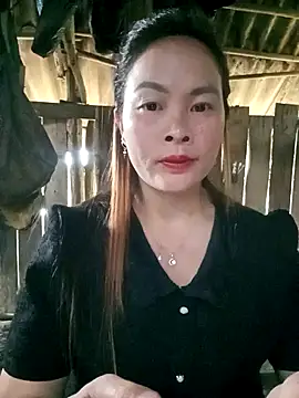 Snapshot of Bling_sexy chatting on February 2026 12:51:02 AM Bling sexy online show from February 2026 12:51:02 AM