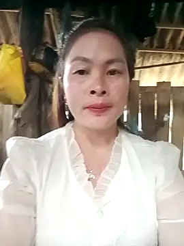 Snapshot of Bling_sexy chatting on February 2026 05:04:01 AM Bling sexy online show from February 2026 05:04:01 AM