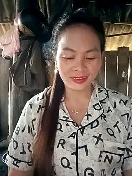 Snapshot of Bling_sexy chatting on February 2026 01:23:01 AM Bling sexy online show from February 2026 01:23:01 AM