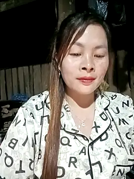 Snapshot of Bling_sexy chatting on February 2026 01:29:02 PM Bling sexy online show from February 2026 01:29:02 PM