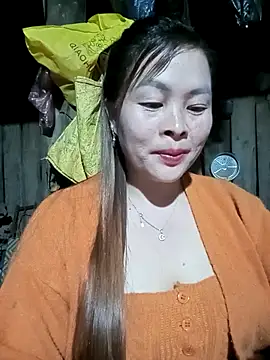 Snapshot of Bling_sexy chatting on February 2026 01:40:02 PM Bling sexy online show from February 2026 01:40:02 PM