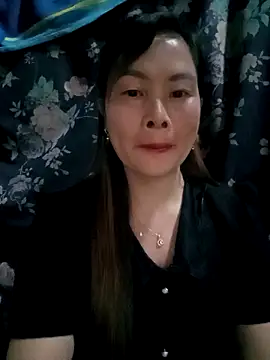 Snapshot of Bling_sexy chatting on February 2026 01:07:02 AM Bling sexy online show from February 2026 01:07:02 AM