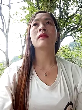 Bling sexy online show from March 2026 12:48:02 AM