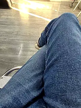 Snapshot of vali23 chatting on January 2026 09:25:01 AM vali23 online show from January 2026 09:25:01 AM