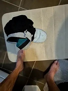 Snapshot of vali23 chatting on January 2026 08:18:01 AM vali23 online show from January 2026 08:18:01 AM