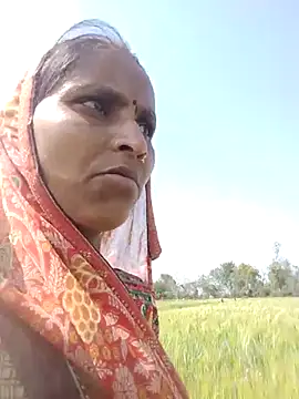 Snapshot of Juli_rathore chatting on February 2026 05:50:02 AM Juli rathore online show from February 2026 05:50:02 AM