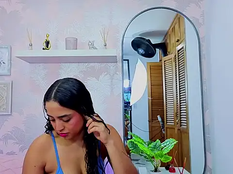 Snapshot of Emma_Thompssonn chatting on February 2026 12:04:02 PM Emma Thompssonn online show from February 2026 12:04:02 PM