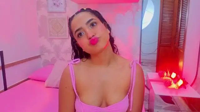 Emma Thompssonn online show from May 2026 12:10:01 PM