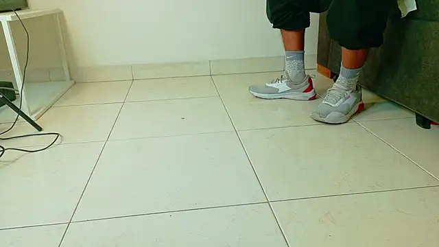 Snapshot of AndrewKenoxx_ chatting on February 2026 07:32:02 PM AndrewKenoxx online show from February 2026 07:32:02 PM