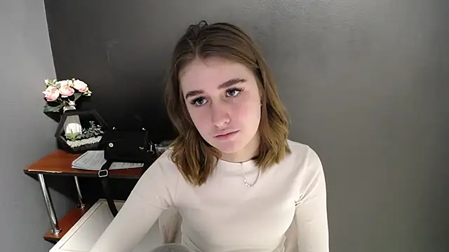 Snapshot of Sunny_siren chatting on February 2026 02:02:02 PM Sunny siren online show from February 2026 02:02:02 PM