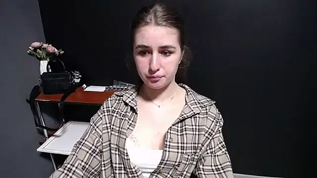 Sunny siren online show from March 2026 02:09:02 PM