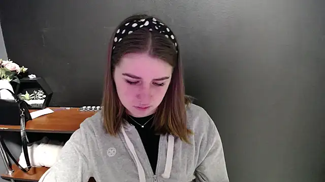 Sunny siren online show from April 2026 12:16:02 PM