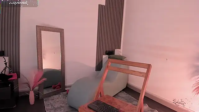 Snapshot of fransheskarossi chatting on February 2026 12:10:01 PM fransheskarossi online show from February 2026 12:10:01 PM