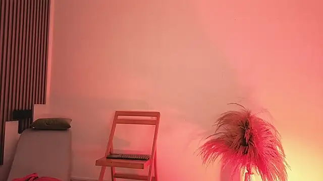 Snapshot of fransheskarossi chatting on February 2026 12:02:02 PM fransheskarossi online show from February 2026 12:02:02 PM