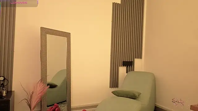 Snapshot of fransheskarossi chatting on February 2026 12:15:01 PM fransheskarossi online show from February 2026 12:15:01 PM