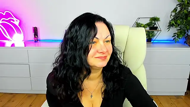 IrissMoon online show from January 2026 06:28:02 AM