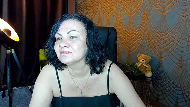 IrissMoon online show from June 2026 05:24:02 PM