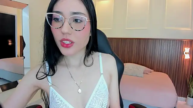 Snapshot of MARIE_TAPNER chatting on April 2026 12:30:02 PM MARIE TAPNER online show from April 2026 12:30:02 PM
