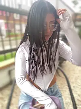 StrawberryPink  online show from March 2026 11:28:02 AM