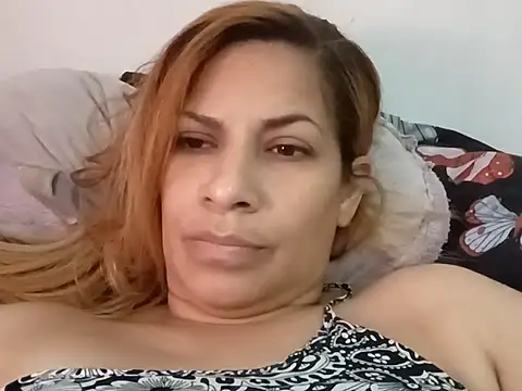 Snapshot of zaratby1 chatting on February 2026 06:15:01 PM zaratby1 online show from February 2026 06:15:01 PM