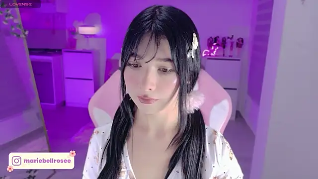 Snapshot of Blush_Marie chatting on April 2026 11:32:02 PM Blush Marie online show from April 2026 11:32:02 PM