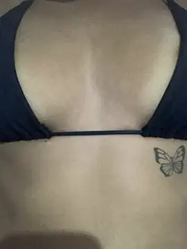 raveninha05 online show from April 2026 10:29:02 PM