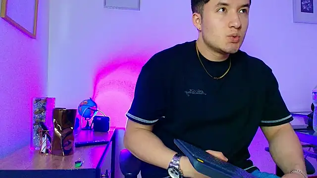 Alexander Connor online show from June 2026 10:24:02 PM