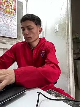 Snapshot of santiObrero chatting on February 2026 03:11:01 PM santiObrero online show from February 2026 03:11:01 PM