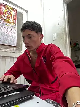 Snapshot of santiObrero chatting on February 2026 04:35:01 PM santiObrero online show from February 2026 04:35:01 PM