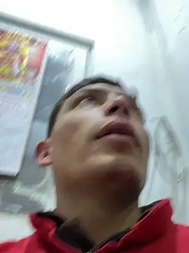 Snapshot of santiObrero chatting on February 2026 09:29:02 PM santiObrero online show from February 2026 09:29:02 PM